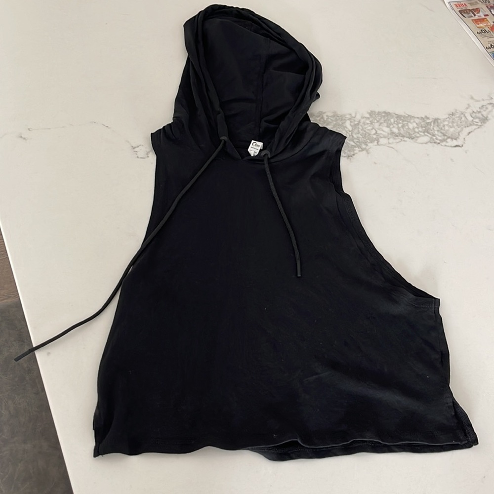 ZYIA CROPPED HOODIE